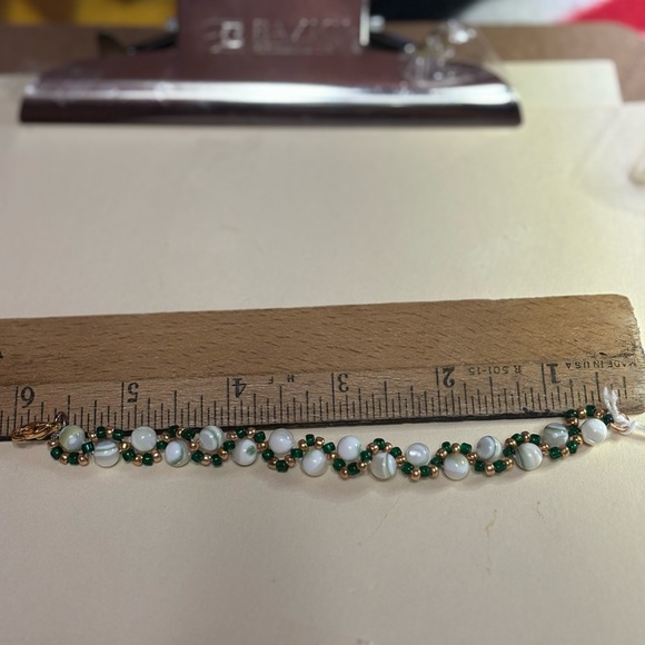 Hand crafted  shell beaded bracelet - Picture 3 of 6